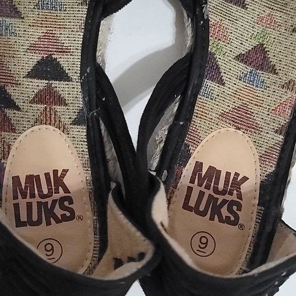Muk Luks Black and Multicolor Sandals - Picture 7 of 9